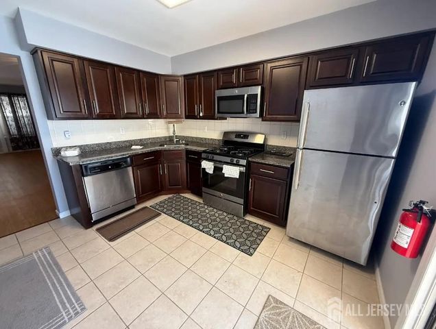 942 Thomas Avenue, North Brunswick, NJ 08902