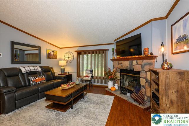 270 Craig Street, Lower Towamensing Tp, PA 18071