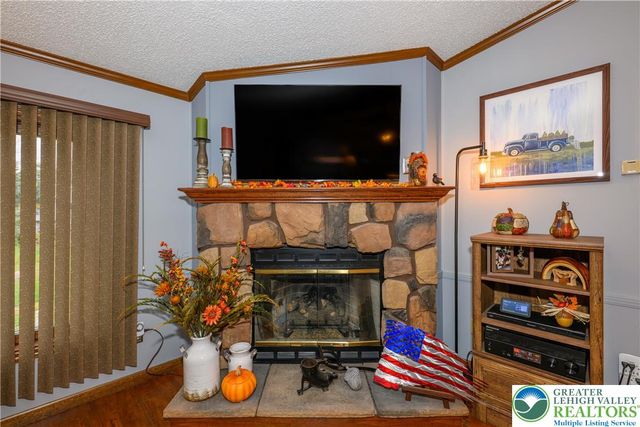 270 Craig Street, Lower Towamensing Tp, PA 18071