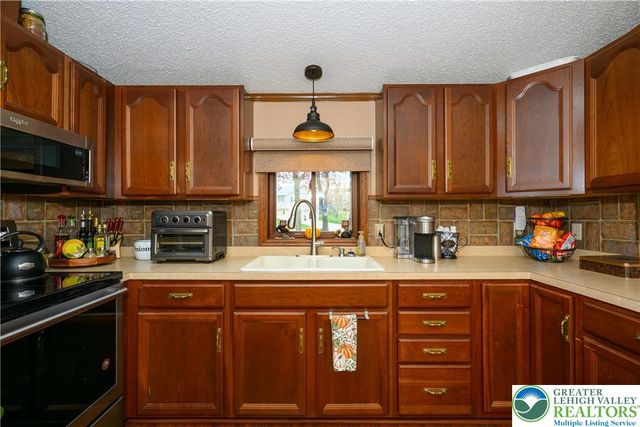 270 Craig Street, Lower Towamensing Tp, PA 18071