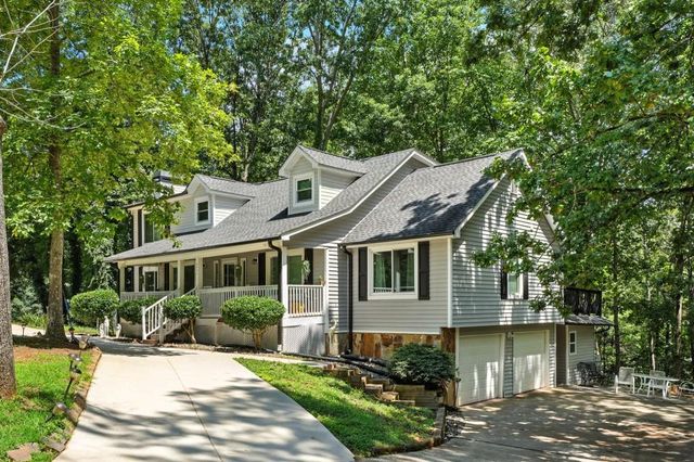 8804 Willow Creek Court, Douglasville, GA 30135