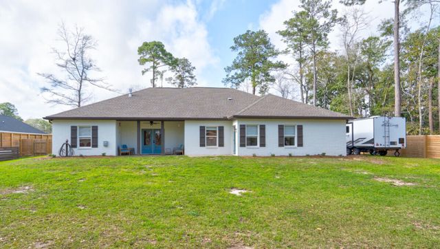 184 Magnolia Drive, Freeport, FL 32439