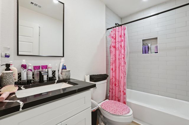 194 Tulipan LN, Dale, TX 78616