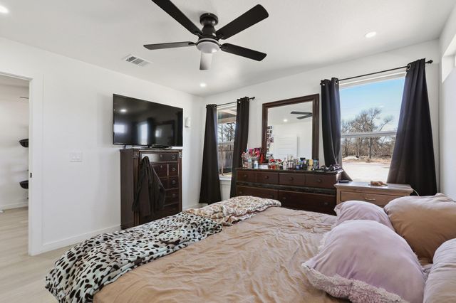 194 Tulipan LN, Dale, TX 78616