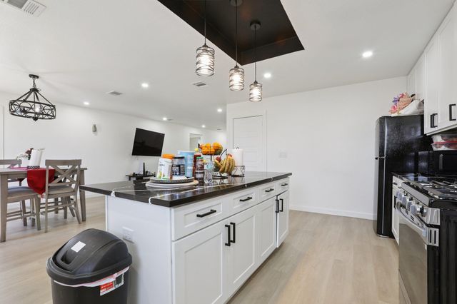 194 Tulipan LN, Dale, TX 78616