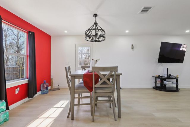 194 Tulipan LN, Dale, TX 78616