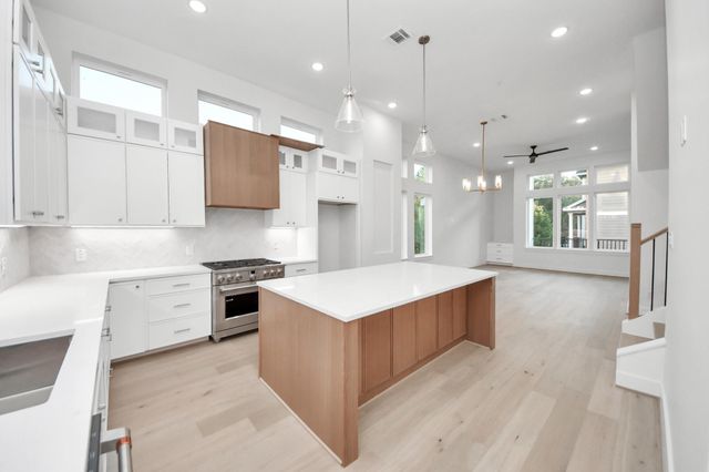 4819 Austin Street B, Houston, TX 77004