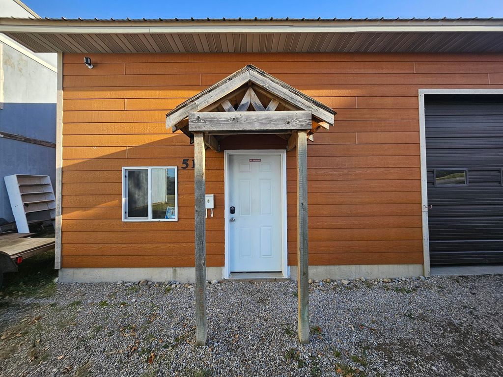 W 513 Watson ST, Lewistown, MT 59457 photo 4