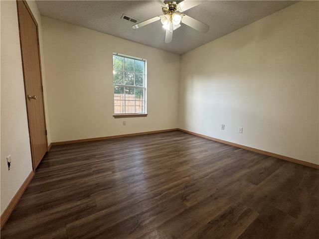 1502 Cresent Drive, Bentonville, AR 72712