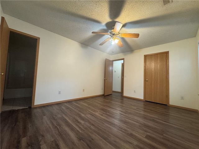 1502 Cresent Drive, Bentonville, AR 72712