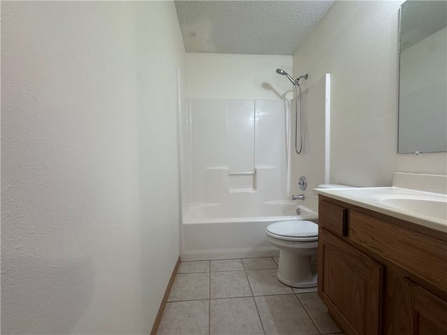 1502 Cresent Drive, Bentonville, AR 72712