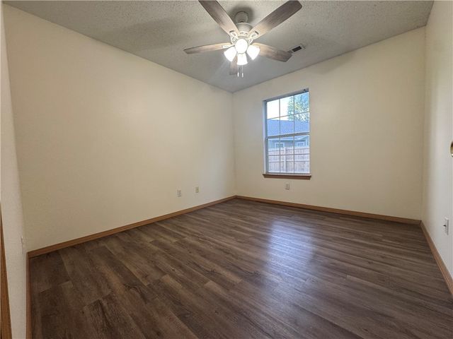1502 Cresent Drive, Bentonville, AR 72712
