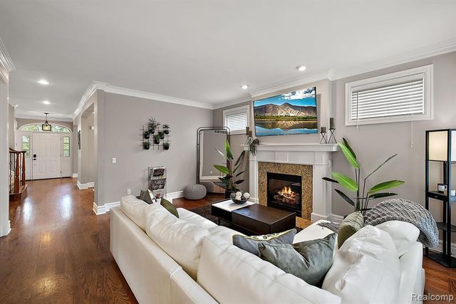 1297 E Lincoln Street, Birmingham, MI 48009