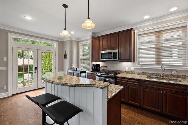 1297 E Lincoln Street, Birmingham, MI 48009