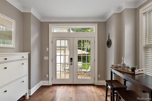 1297 E Lincoln Street, Birmingham, MI 48009