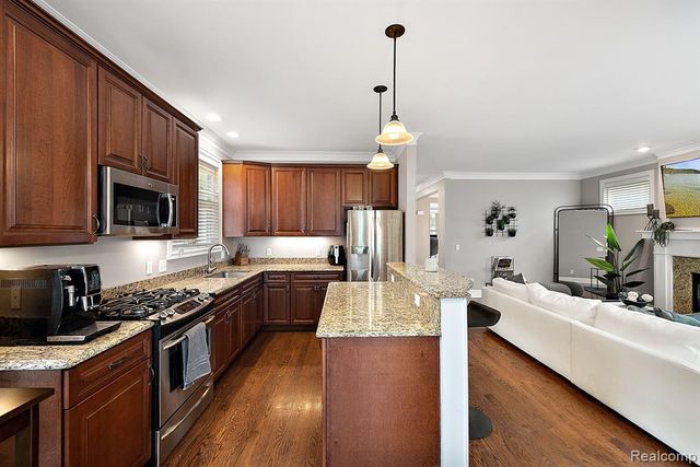 1297 E Lincoln Street, Birmingham, MI 48009