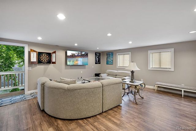 1297 E Lincoln Street, Birmingham, MI 48009