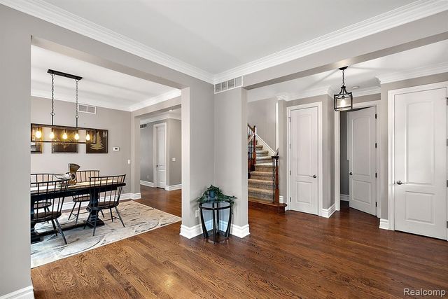 1297 E Lincoln Street, Birmingham, MI 48009