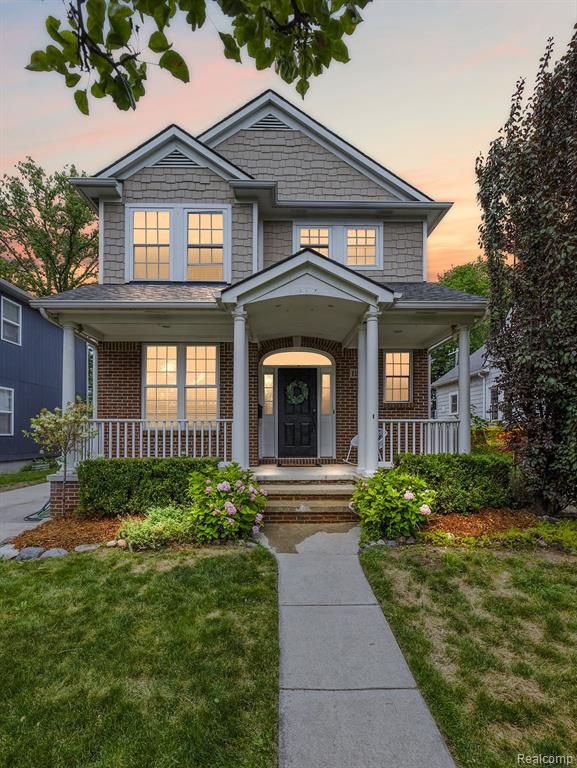 1297 E Lincoln Street, Birmingham, MI 48009