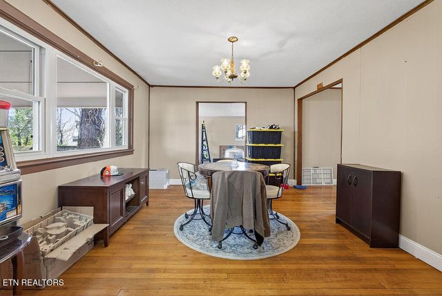 109 E Pasadena Rd, Oak Ridge, TN 37830