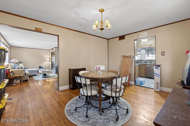 109 E Pasadena Rd, Oak Ridge, TN 37830