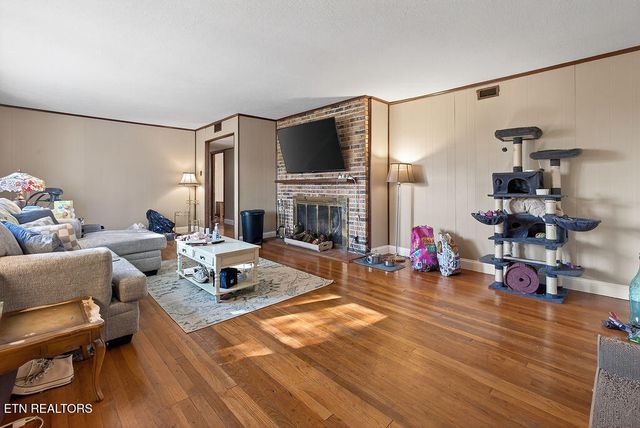 109 E Pasadena Rd, Oak Ridge, TN 37830