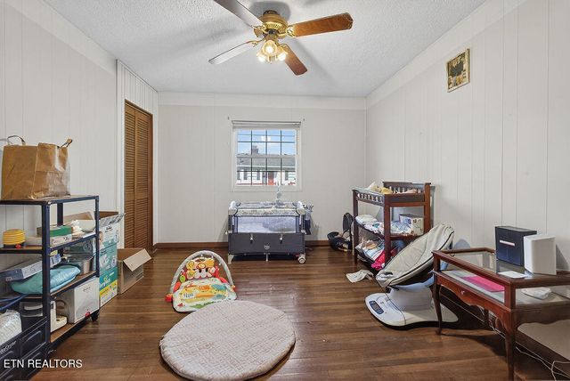 109 E Pasadena Rd, Oak Ridge, TN 37830