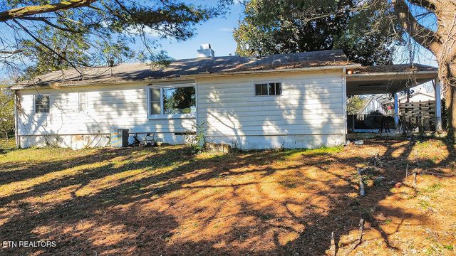 109 E Pasadena Rd, Oak Ridge, TN 37830