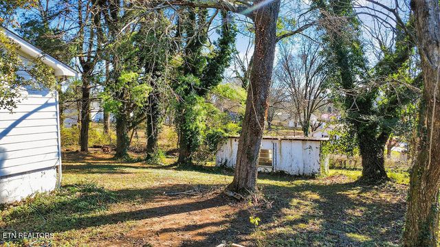 109 E Pasadena Rd, Oak Ridge, TN 37830