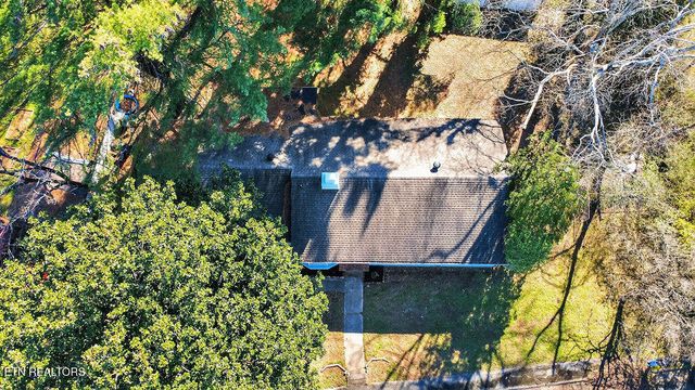 109 E Pasadena Rd, Oak Ridge, TN 37830