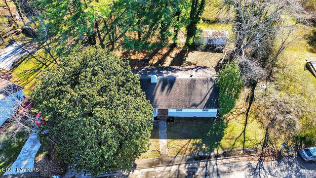 109 E Pasadena Rd, Oak Ridge, TN 37830