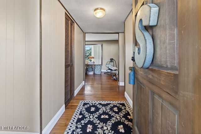 109 E Pasadena Rd, Oak Ridge, TN 37830