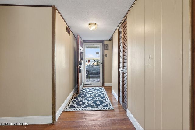 109 E Pasadena Rd, Oak Ridge, TN 37830