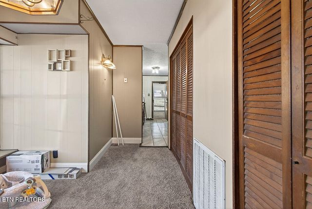 109 E Pasadena Rd, Oak Ridge, TN 37830