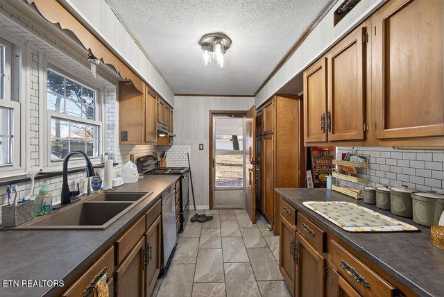 109 E Pasadena Rd, Oak Ridge, TN 37830