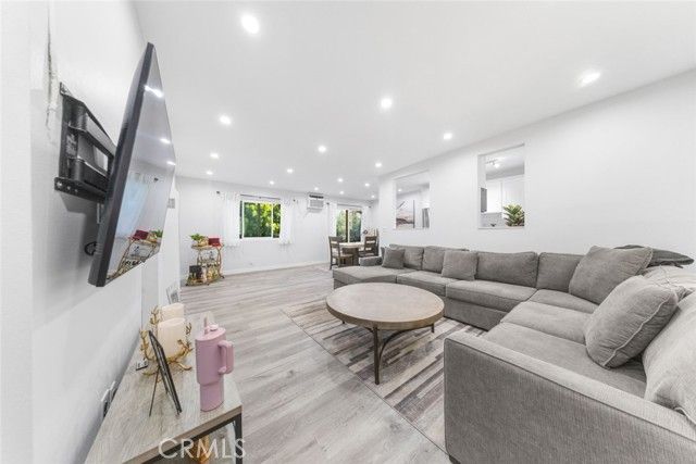 3010 Montrose Avenue 26, La Crescenta, CA 91214