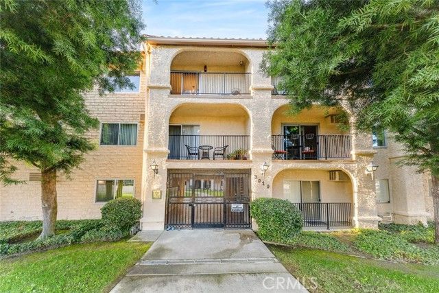 3010 Montrose Avenue 26, La Crescenta, CA 91214