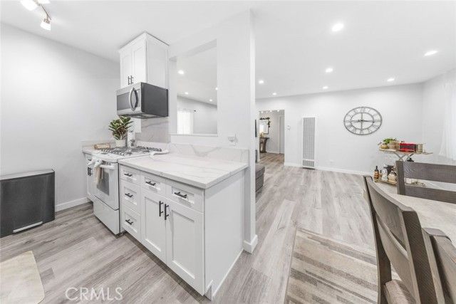 3010 Montrose Avenue 26, La Crescenta, CA 91214