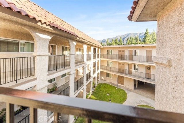 3010 Montrose Avenue 26, La Crescenta, CA 91214