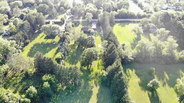 1270 Benson Lane, Green Oaks, IL 60048