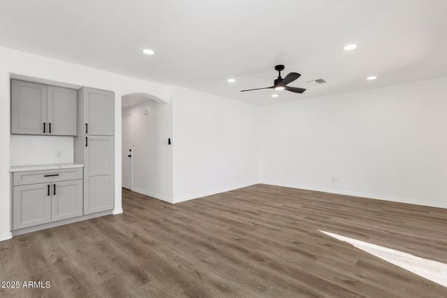 9019 W ACOMA Drive, Peoria, AZ 85381