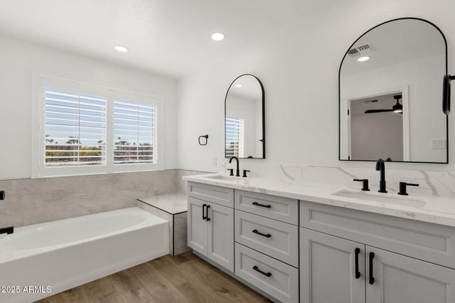 9019 W ACOMA Drive, Peoria, AZ 85381