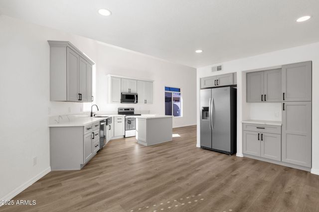 9019 W ACOMA Drive, Peoria, AZ 85381