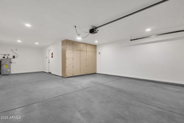 9019 W ACOMA Drive, Peoria, AZ 85381