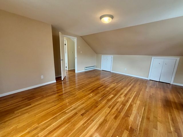 17 Hatfield Rd 17, Newton, MA 02465