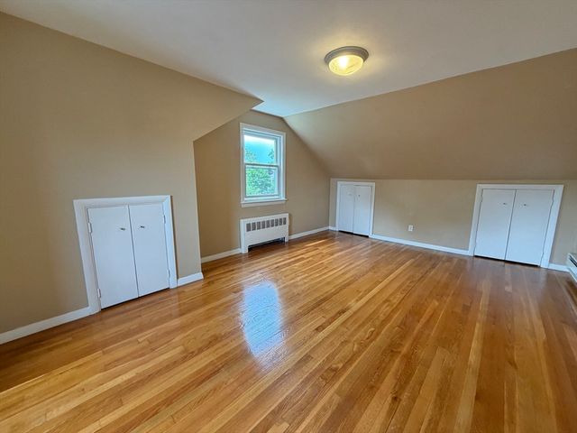 17 Hatfield Rd 17, Newton, MA 02465