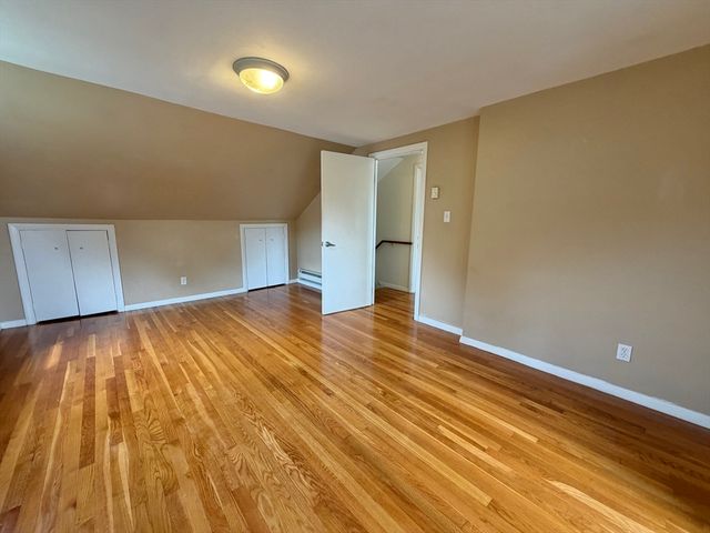 17 Hatfield Rd 17, Newton, MA 02465