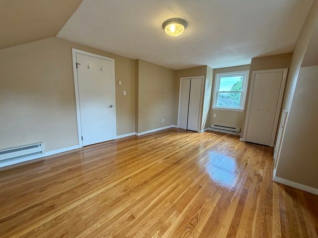 17 Hatfield Rd 17, Newton, MA 02465