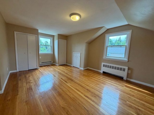 17 Hatfield Rd 17, Newton, MA 02465