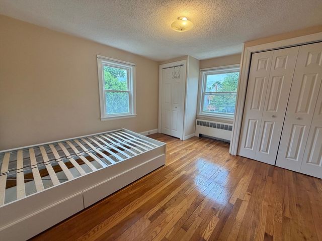 17 Hatfield Rd 17, Newton, MA 02465